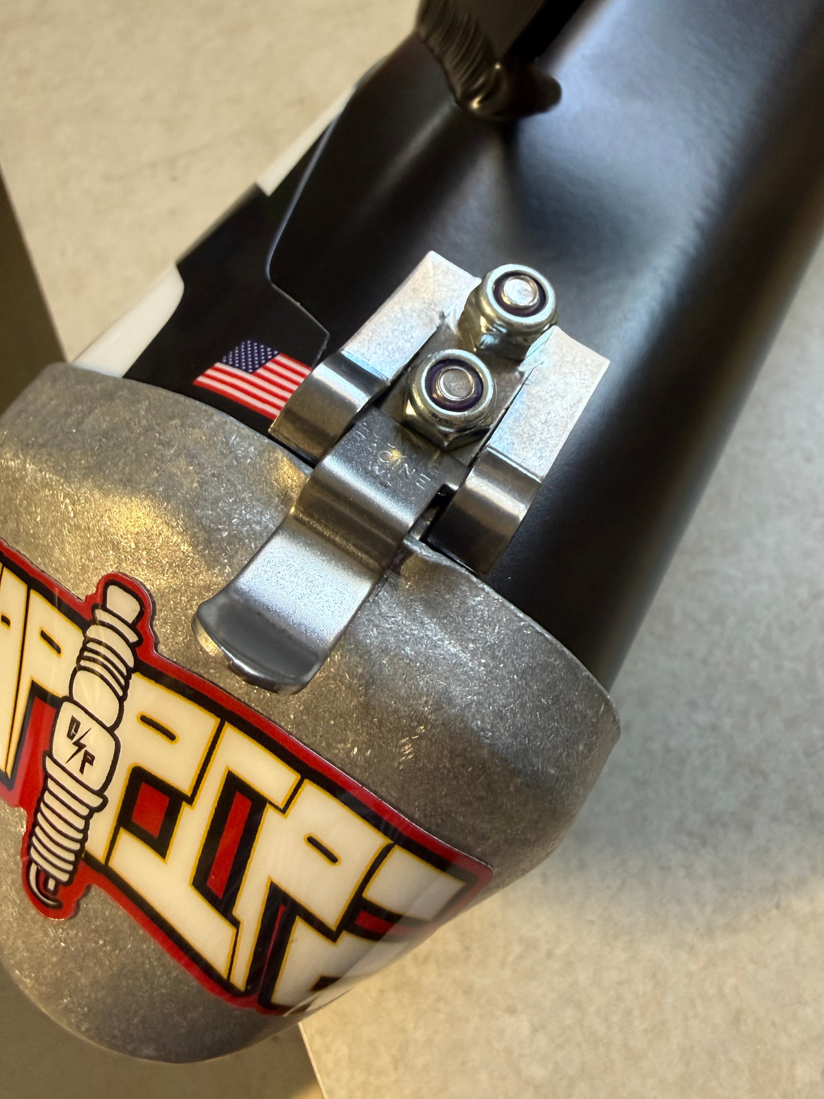 Crap-Pipe lid latch